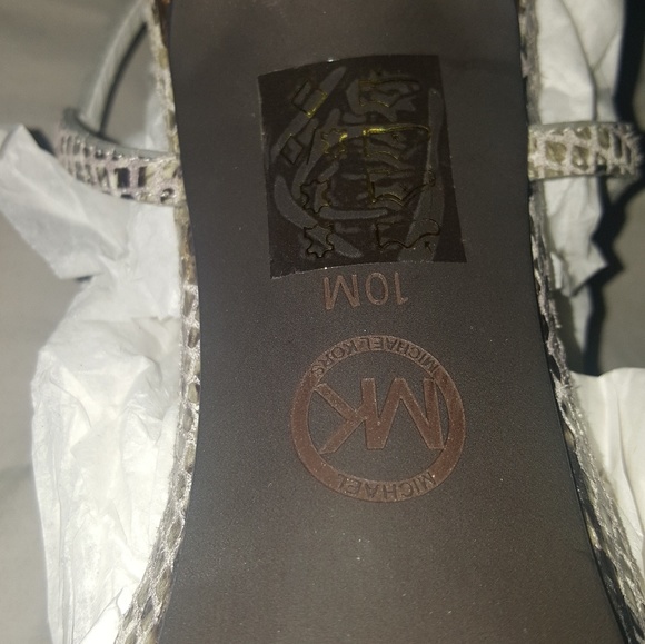 MICHAEL Michael Kors Felicia Python-Embossed Leath - Picture 5 of 6